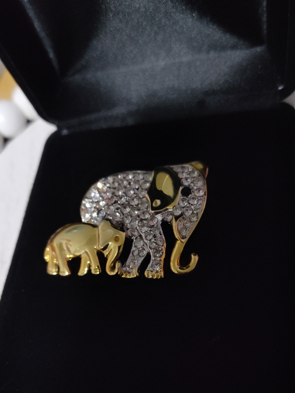 Gold & Rhinestone Elephant Brooch - Picture 4 of 4